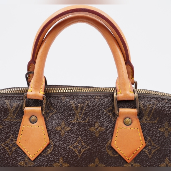Louis Vuitton Monogram Alma - Picture 2 of 16